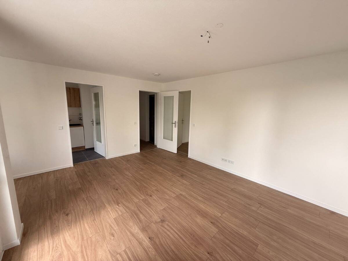 Käuferprovisionsfrei // 2-Raum ETW mit EBK, Balkon und TG-Stellplatz // – Leipzig – Vorschaubild 5