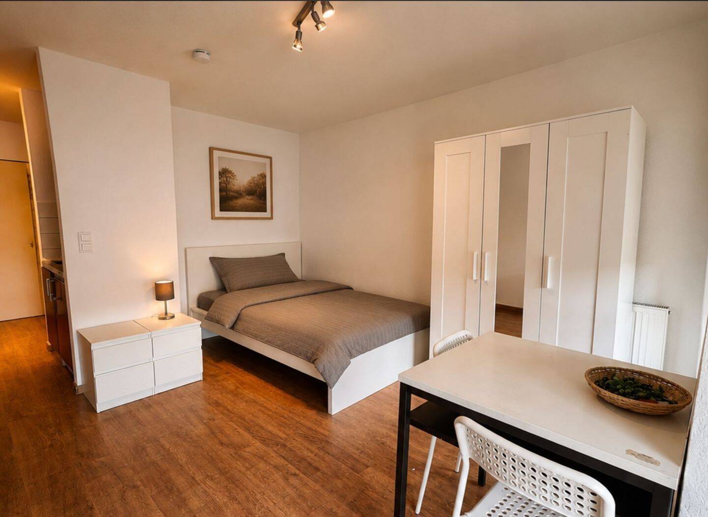 1-Zimmer-Apartment mit Balkon, 3. OG, Aufzug – Fürth Südstadt, U-Bahn 300 m, Kapitalanlage