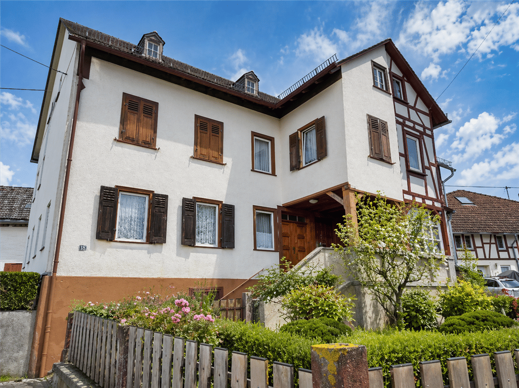 großzügiges Bauernanwesen in Ebertshausen mit Nebengebäuden und 1.478 m² Grundstück – Ebertshausen – Vorschaubild 2