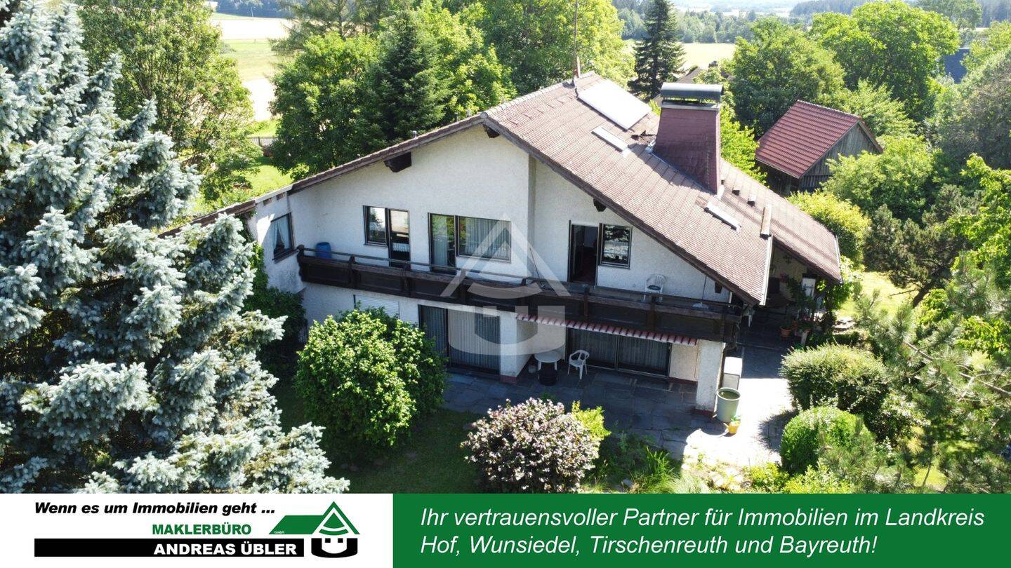 Ruhige Wohnlage trifft Wohnkomfort - Einfamilienhaus mit ELW – Selb – Bild 1 von 9