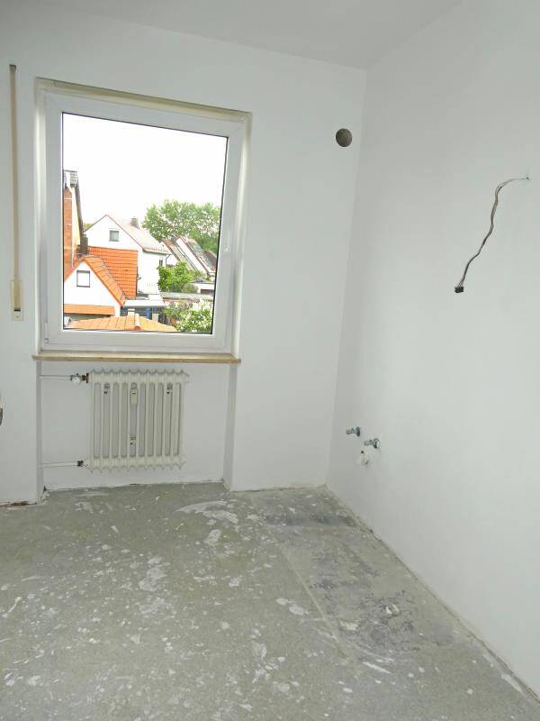 N-Werderau: Schöne 3-Zi-Whg. im 1.OG eines 3-FH, großer Balkon, Blick ins Grüne, Garage, 2 Keller – Nürnberg – Vorschaubild 9