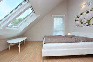 Exklusive Wohnung mit Südbalkon in Stuttgart Plieningen/ Nähe Messe/ Flughafen – 70599 Stuttgart – Vorschaubild 2