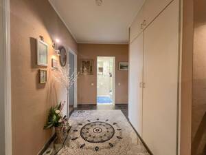 Helle großzügige 3 Zimmer Etagenwohnung mit Stellplatz - vermietet – 60437 Frankfurt am Main – Vorschaubild 3