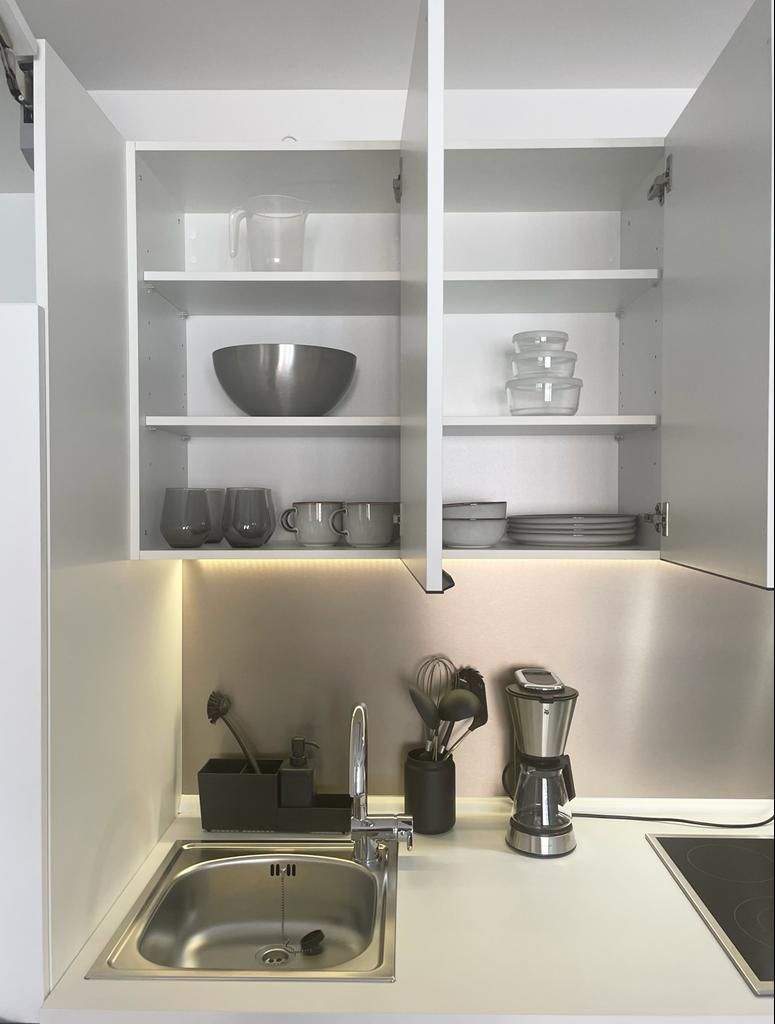 Johannis ! Moderne, helle u. voll möblierte 1-ZW mit 27 m², Einbauküche,1.OG mit Aufzug – Nürnberg – Vorschaubild 7