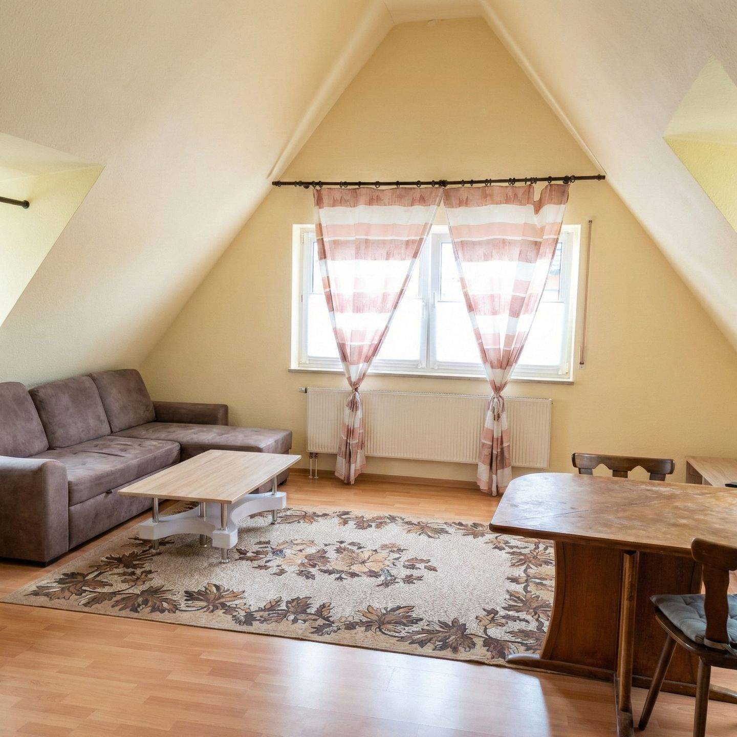 Helle 1-Zimmer Wohnung in Erlangen-Dechsendorf