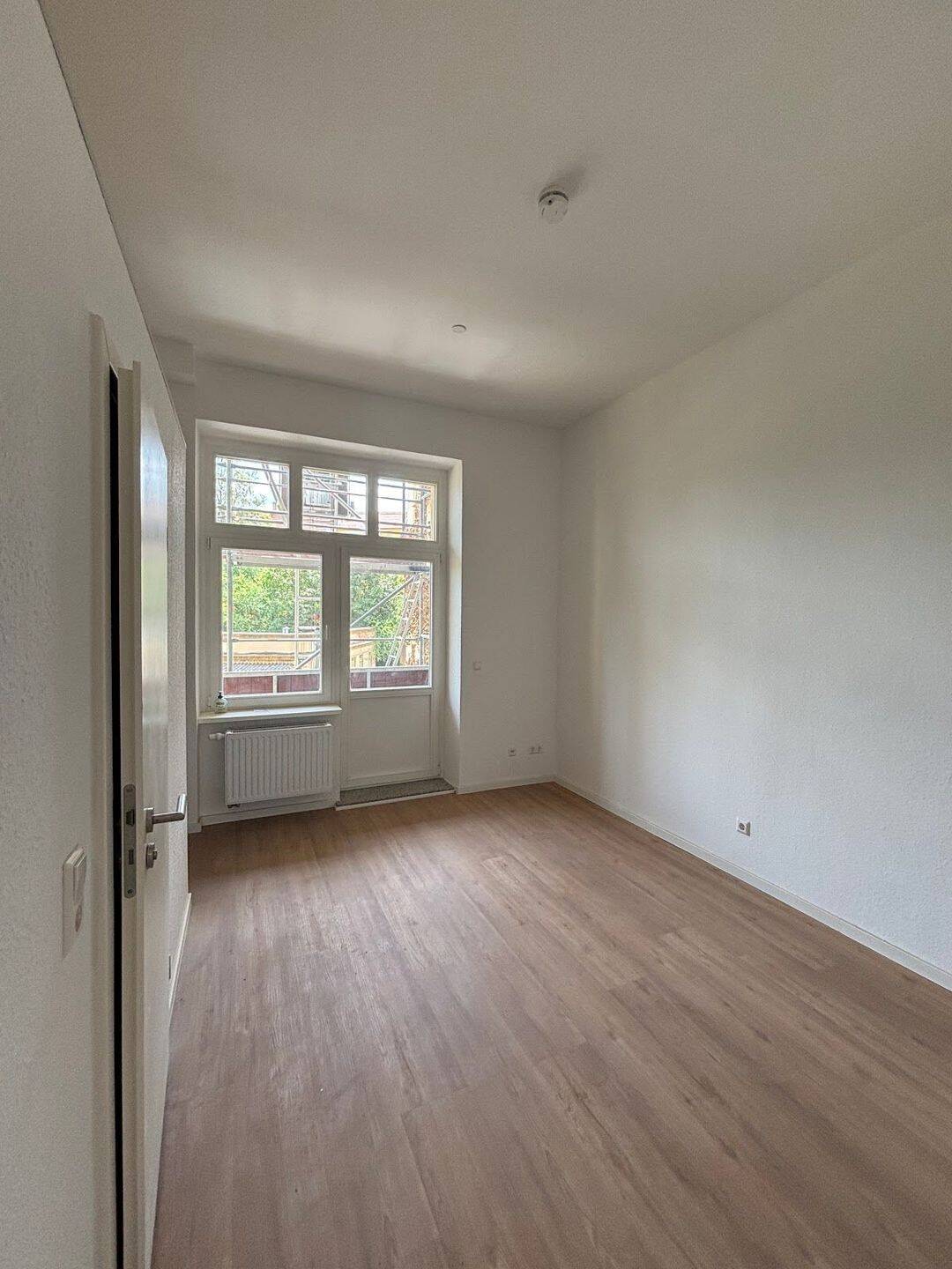 Stilvolles Single-Apartment in renoviertem Zustand I Balkon I EBK – Leipzig – Vorschaubild 2