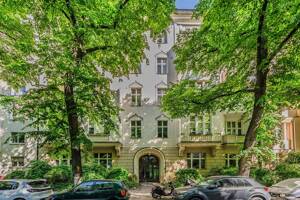 *PROVISIONSFREI* Bezugsfreie renovierte 2-Zimmer Altbauperle in hersschaftlichem Altbau in TOP-Lage – 10779 Berlin – Vorschaubild 4