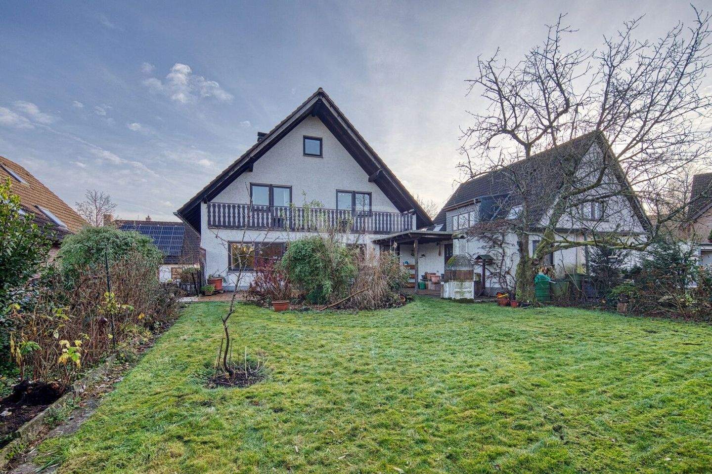 Großzügiges Raumwunder mit sieben Zimmern und Garten - freistehendes Einfamilienhaus in Altenrath – Troisdorf – Bild 1 von 9