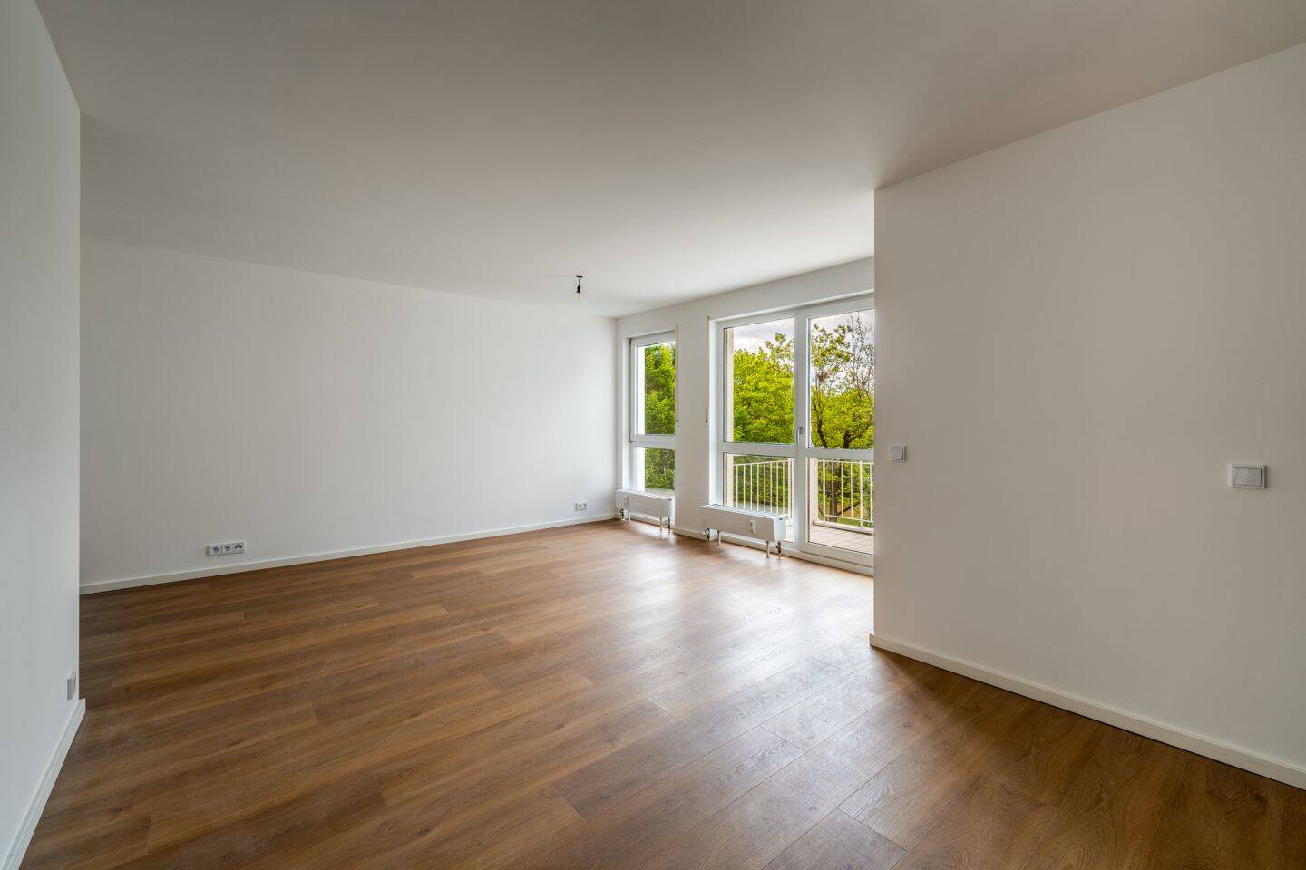 Kernsanierte 3-Zimmer-Wohnung zur freien Verfügung mit ruhiger Innenhoflage in München-Moosach – München – Vorschaubild 4