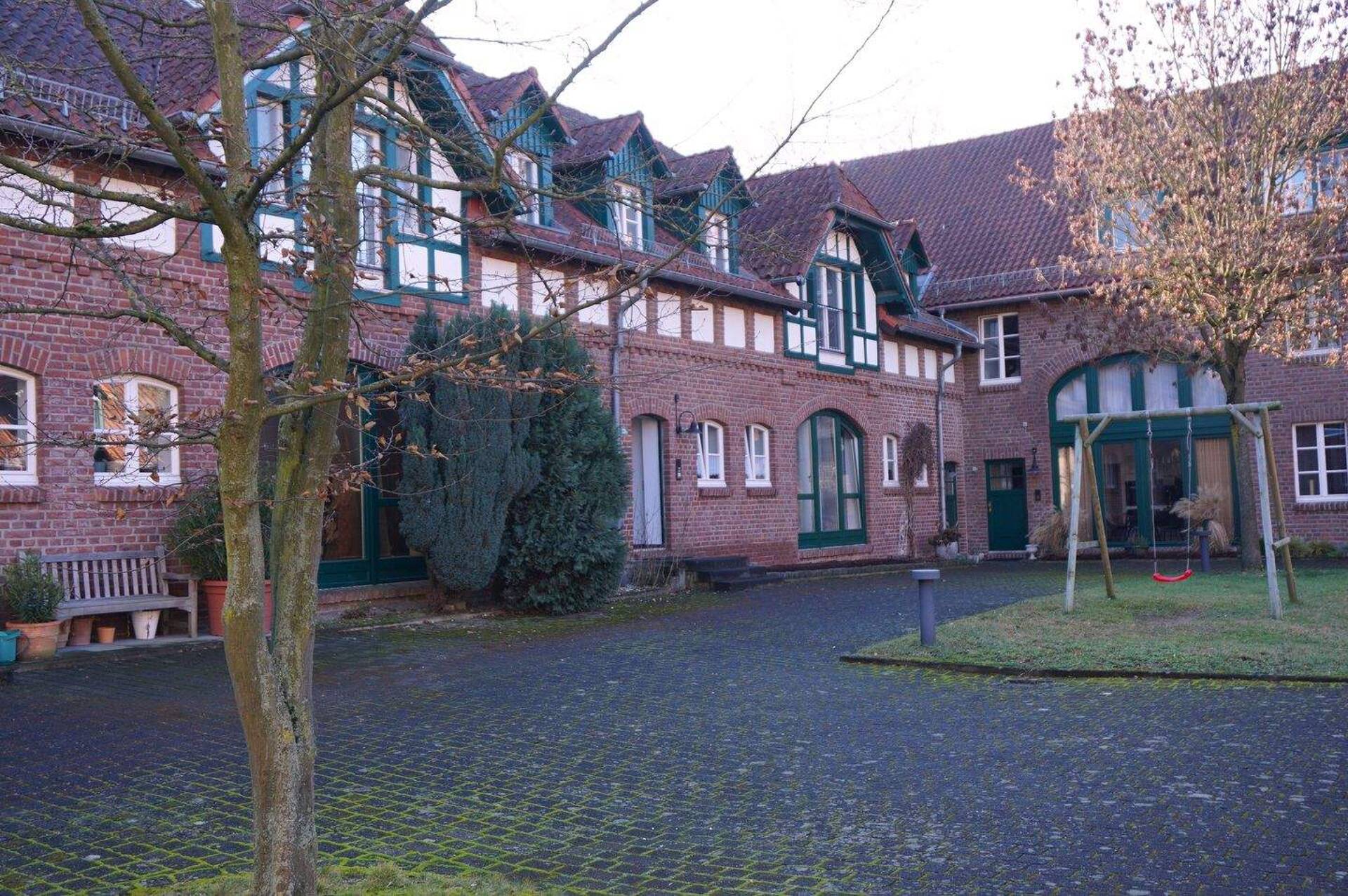 Dachgeschosswohnung in 50767 Köln mit 65 m² kaufen