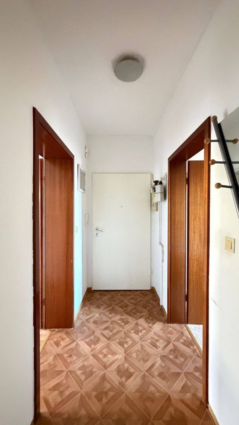 Helle 2-Zimmer-Wohnung mit schönem Parkblick in Fürth. – Fürth – Vorschaubild 2