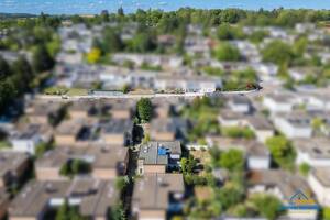 Exklusiver Bungalow am Sallerner Berg: Traumhafter Domblick, Südlage & zwei Garagen – 93057 Regensburg – Vorschaubild 2