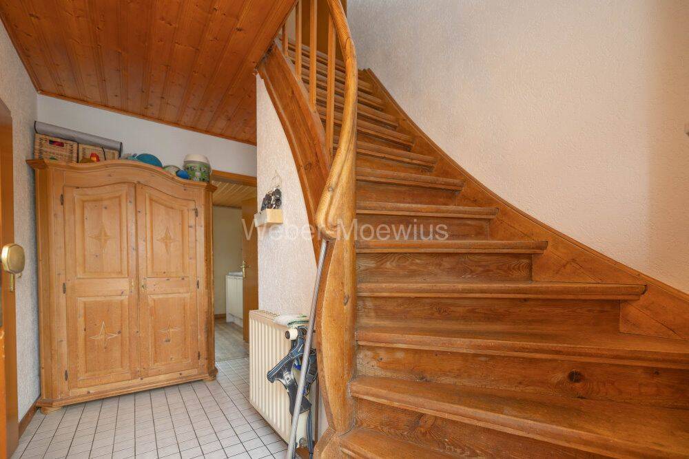 Einfamilienhaus mit separatem Wohnhaus, Poolanlage und zusätzlichem Baugrundstück – Waldbröl – Vorschaubild 8