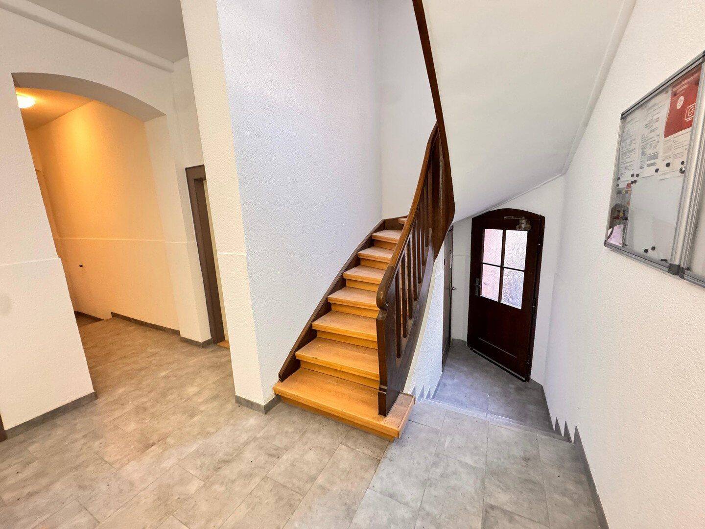 Zentrale 2Zi-Whg. mit Altbaucharme und neuer Küche – Nürnberg – Bild 1 von 5