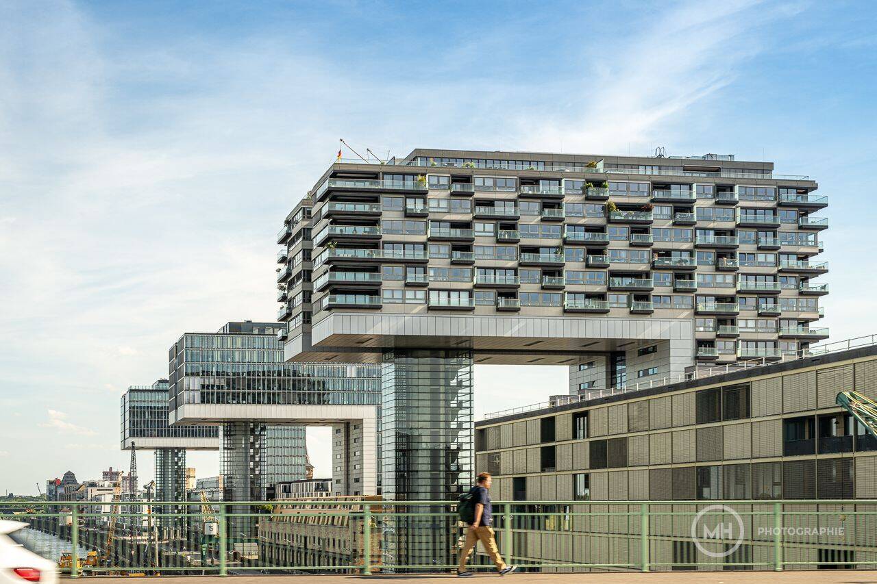 MANNELLA *Exklusive Wohnung 180° Altstadt-/ Domblick- 17. Etage im ikonischen Kranhaus Nord* – Köln – Vorschaubild 2