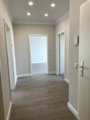 Exklusive Eigentumswohnung inkl. sehr hochwertiger Einbauküche und großem Balkon, optional Stellplatz – 6110 Halle (Saale) – Vorschaubild 9