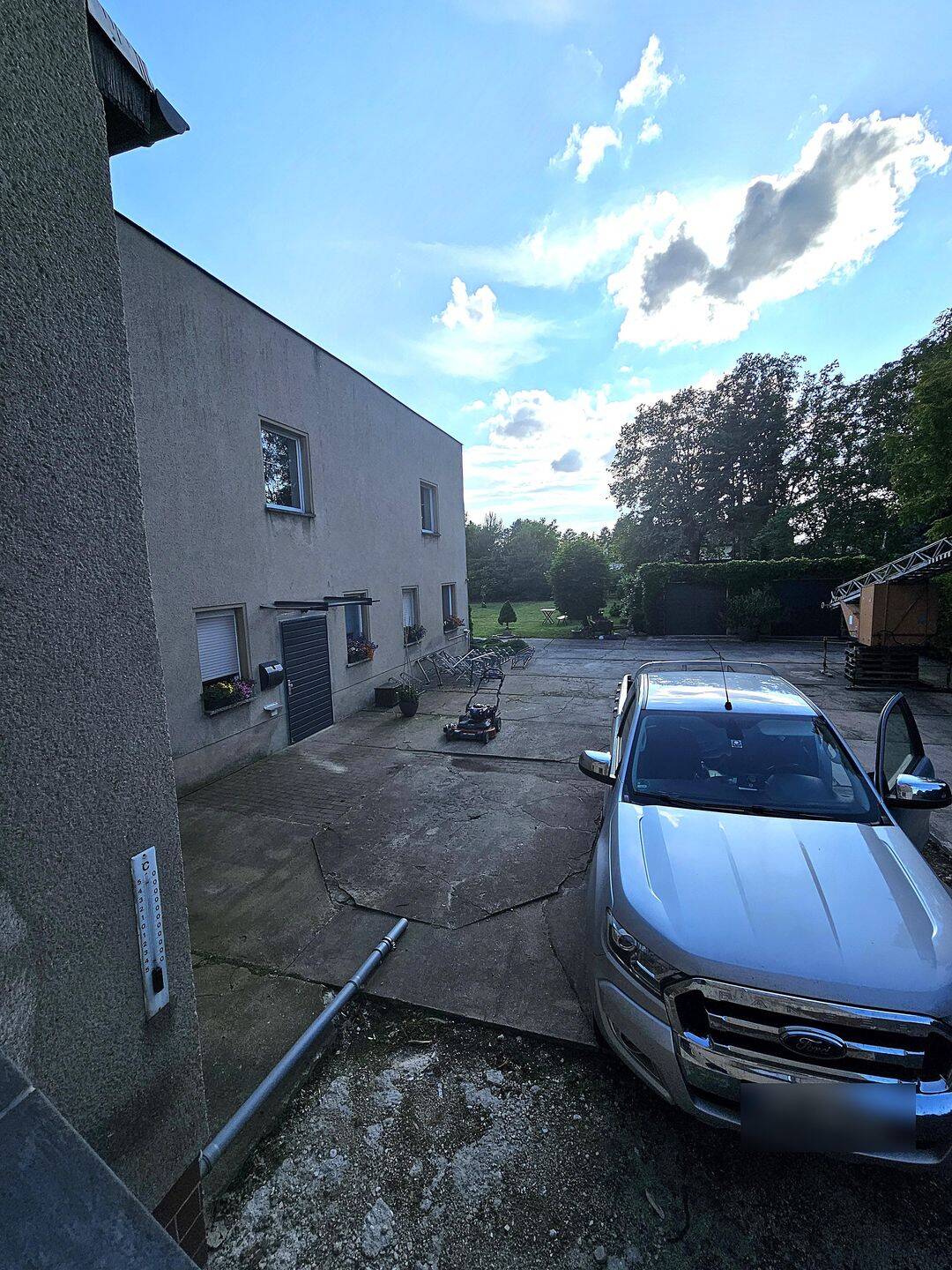 Ca. 3.555 m² eingezäuntes Grundstück mit ca. 550 m² BGF Bestand (EFH, 3 Garagen, Werkstatt) – Leipzig – Vorschaubild 3