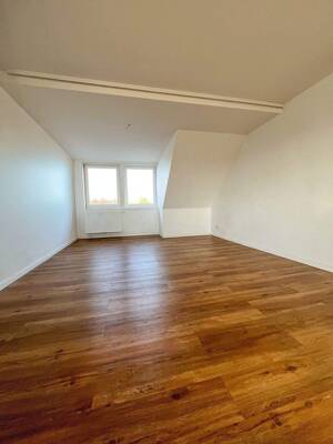 freistehende 2,5 Zimmer Dachgeschosswohnung mit offenem Wohnbereich, Dachbodenreserve und Kellerabteil in Bergedorf – 21035 Hamburg – Vorschaubild 7