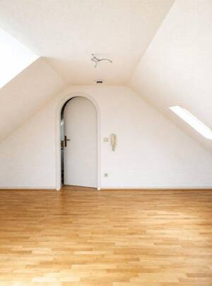 Aussergewöhnliche 3,5-Zi-Maisonette-Wohnung, 2 Wohnebenen, Stadtrandlage, offener Kamin,Einzelgarage – 80999 München – Vorschaubild 7