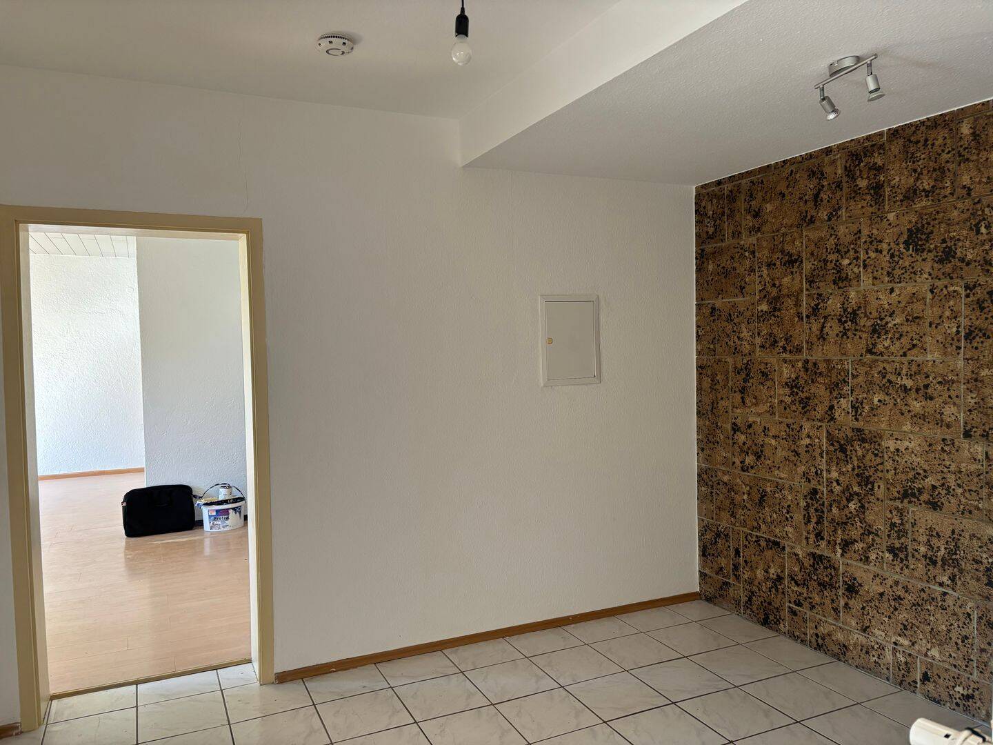 Urbanes Wohnen mit großer Terrasse in zentraler Lage von Saarbrücken – Saarbrücken – Vorschaubild 4