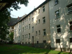 *sanierte Altbauwohnung mit Tageslichtbad im Erdgeschoss* – 45145 Essen – Vorschaubild 4