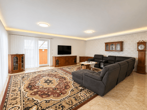 Wohnen im Grünen mit Stadtnähe - Exklusiver Bungalow in Holzhausen mit Pool und Erdwärmepumpe – 4288 Leipzig – Vorschaubild 3