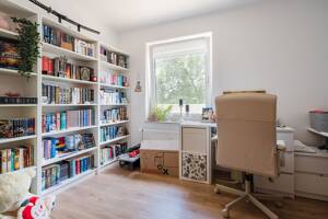 Vermietete 3-Zimmer-Wohnung mit Dachterrasse und TG-Stellplatz in ruhiger Sackgassenlage – 22045 Hamburg – Vorschaubild 9