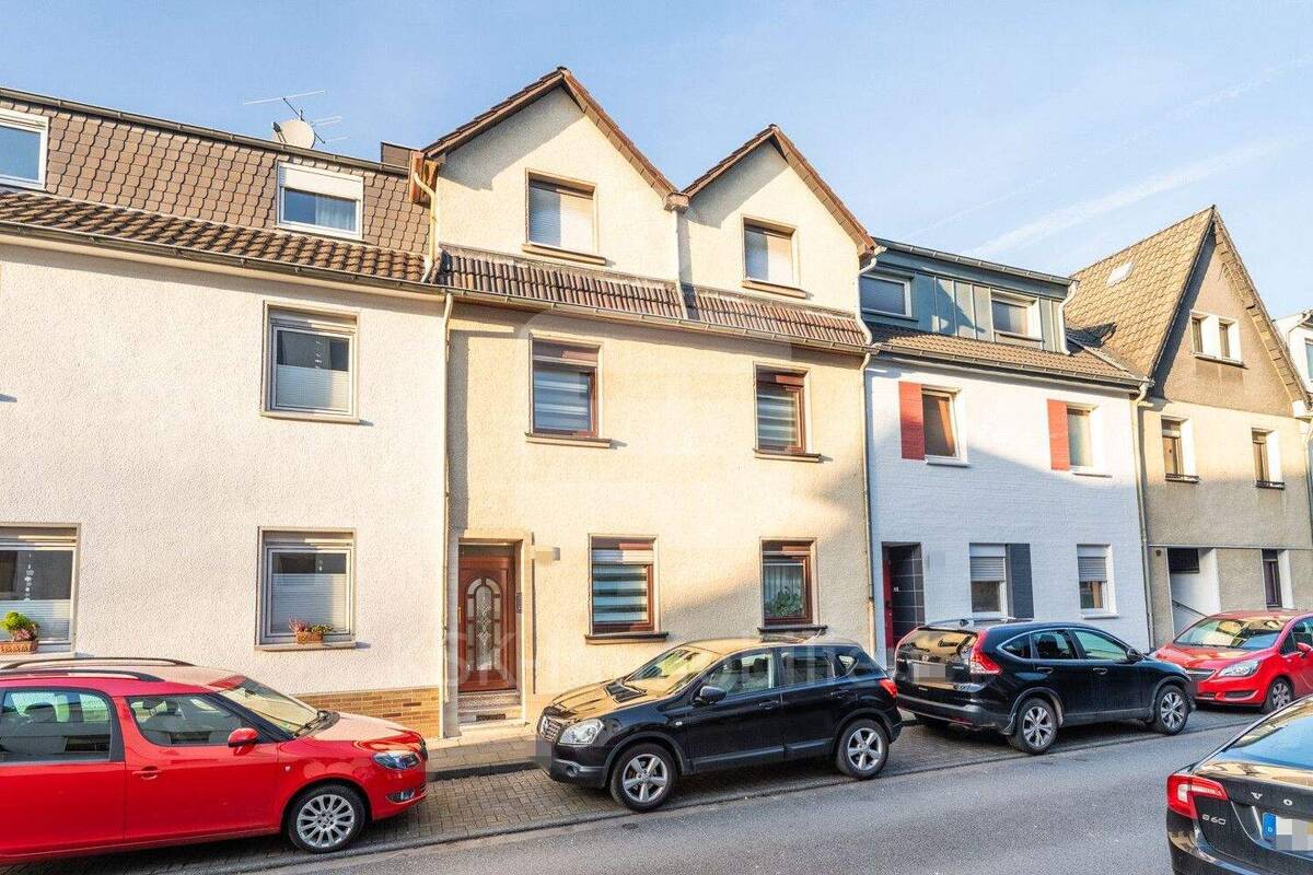 Köln-Dellbrück: 3-Familienhaus zur Kapitalanlage! – 51069 Köln – Bild 1 von 8