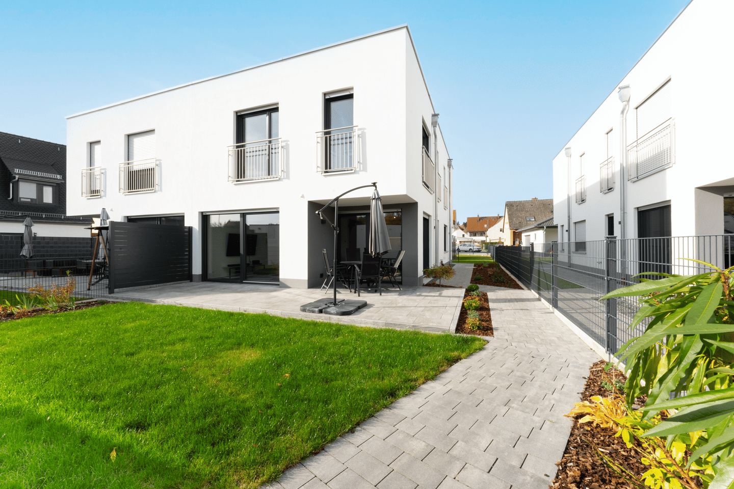 Nachhaltig & modern: Doppelhaushälfte (A+) mit Garage & Stellplatz in Großhabersdorf – Großhabersdorf – Vorschaubild 2