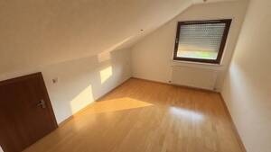 Helle 2-Zimmer-Dachgeschosswohung mit großem Balkon & schöner Ausicht – 72760 Reutlingen – Vorschaubild 4