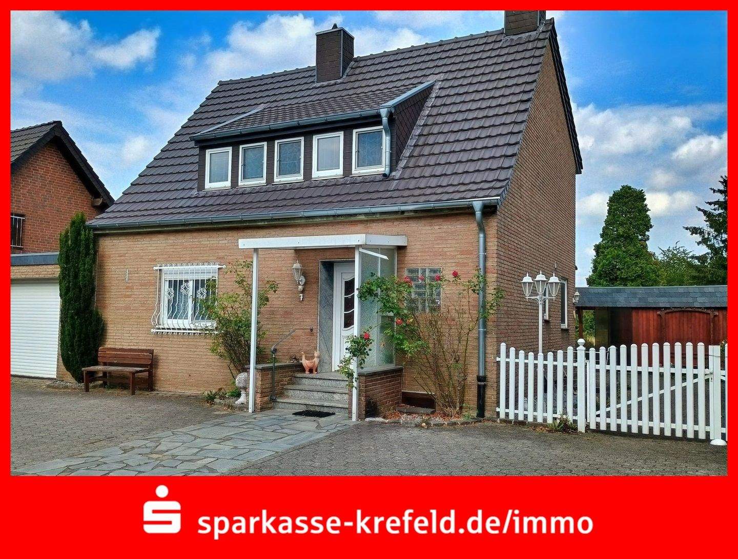 Einfamilienhaus mit zwei Garagen – Meerbusch – Bild 1 von 9