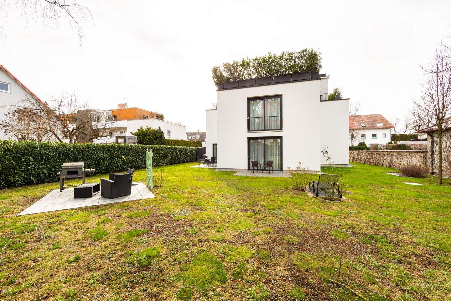 Lichtdurchflutetes Apartment mit wöchentlichem Reinigungsservice & Fitnessstudio im Haus, perfekte Lage in Bogenhausen – München – Vorschaubild 4