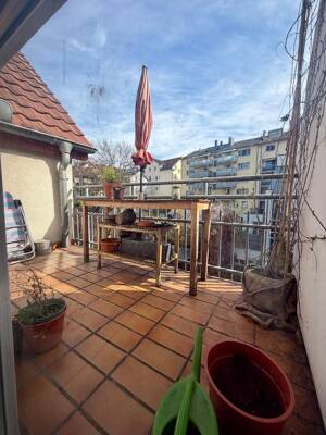 Charmante 3 Zi.- DG Galerie Whg. in 70182 Stgt.-Mitte, zentral im Bohnenviertel - aufgeteilt in 2 Zi.- Whg und 1 Zi.- App. mit eigener Garagenbox – 70182 Stuttgart – Vorschaubild 2