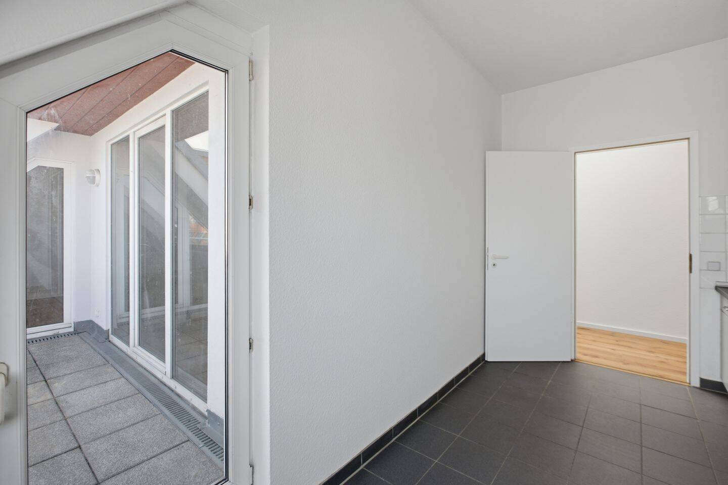 Wohnen über den Dächern von Prenzlauer Berg - 2-Zimmer-Wohnung mit Terrasse – Berlin – Vorschaubild 8