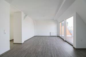 Sofort bezugsfrei: Frisch renovierte Dachgeschosswohnung (ohne Aufzug) im Altbau mit großem Balkon – 13189 Berlin – Vorschaubild 4