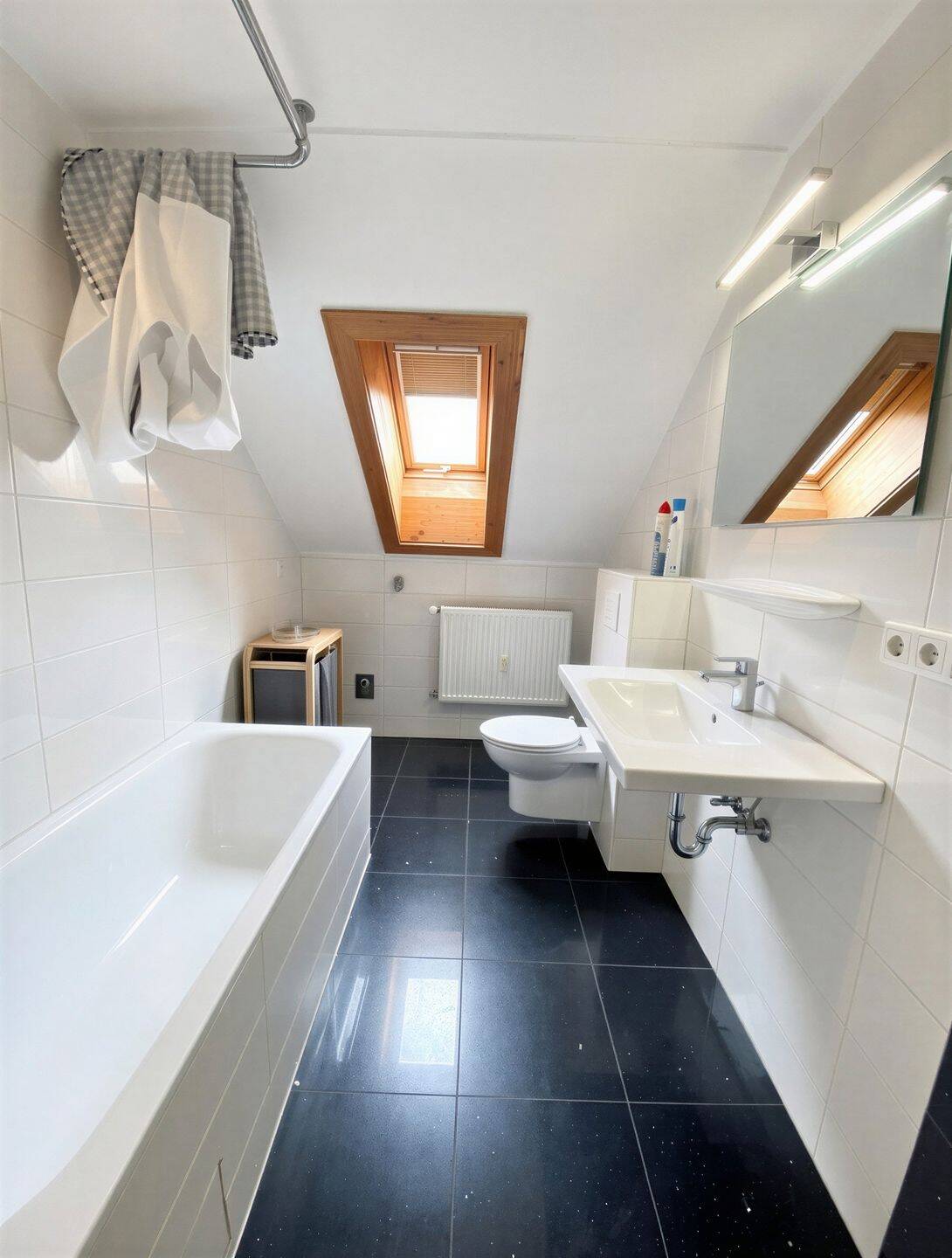 Große und vollmöblierte 4,5-Zimmer-Wohnung im Komponistenviertel! – Darmstadt – Vorschaubild 7