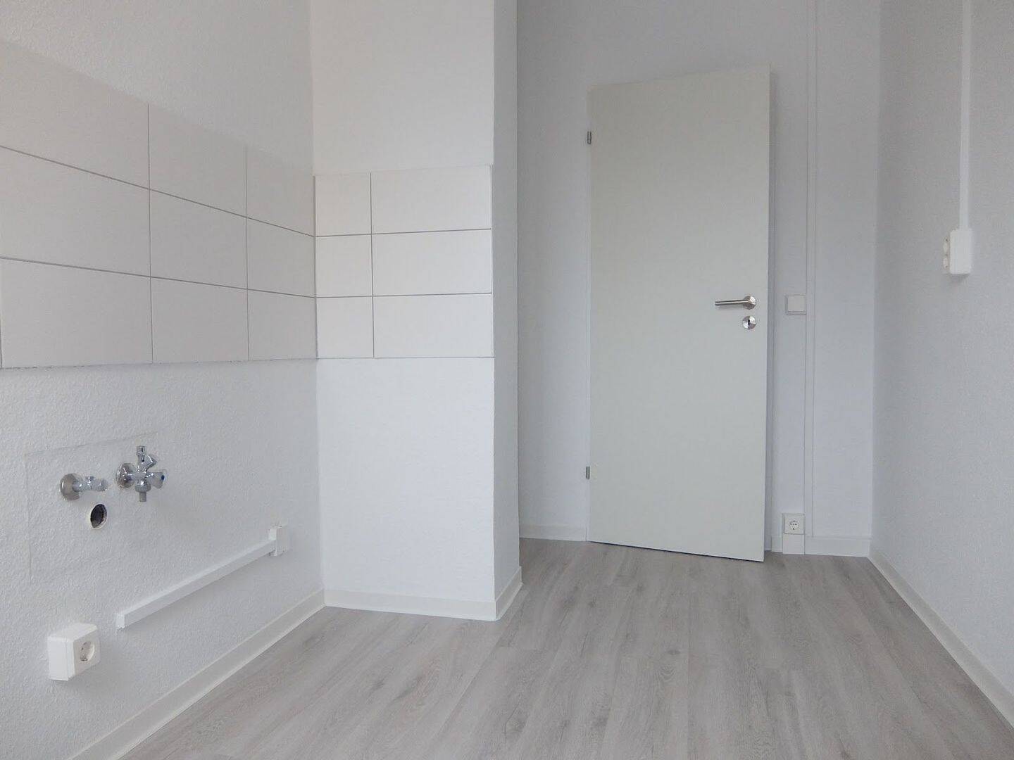4-Zimmer-Wohnung mit großem Balkon und Dusche – Chemnitz – Vorschaubild 7