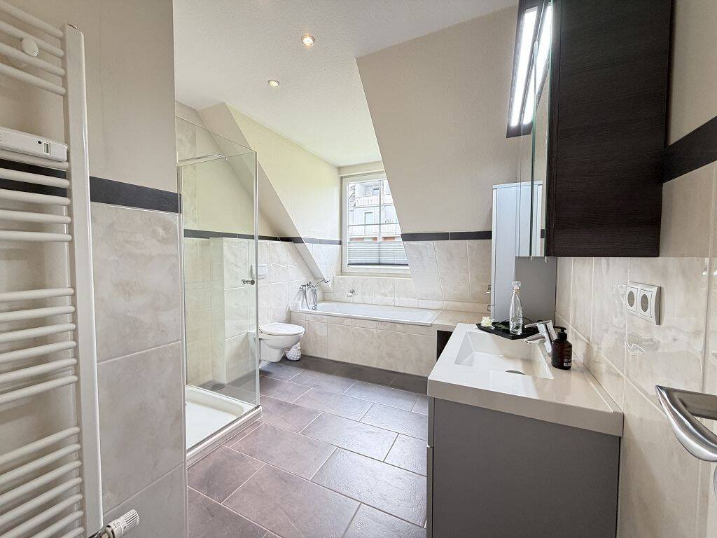 89 qm 2+1-ZIMMER-MAISONETTE-DACHGESCHOSSWOHNUNG MIT BALKON IN 21339 LÜNEBURG – Lüneburg – Vorschaubild 2