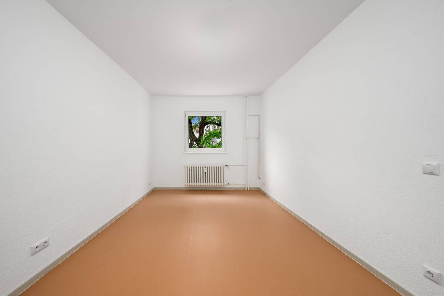 Modernisiert & Bezugsfrei: 3-Zimmer Wohnung mit Balkon & Lift an der Deutschen Oper – Berlin – Vorschaubild 8