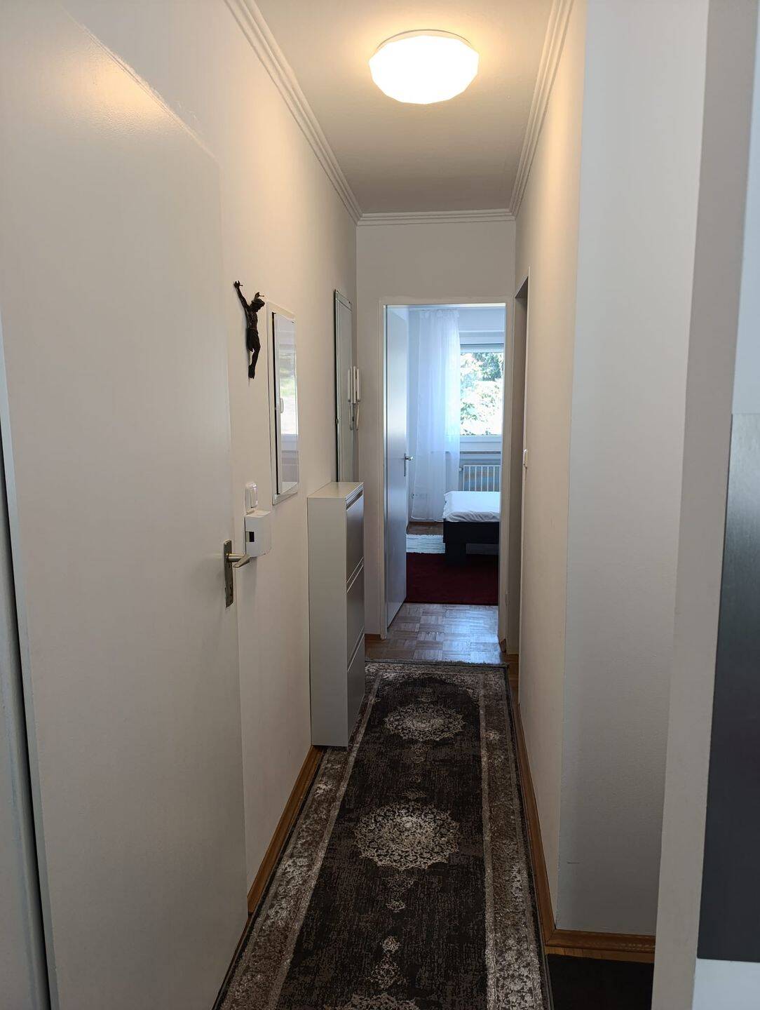 Möblierte 2 Zimmer-Wohnung, frisch saniert – München – Vorschaubild 6