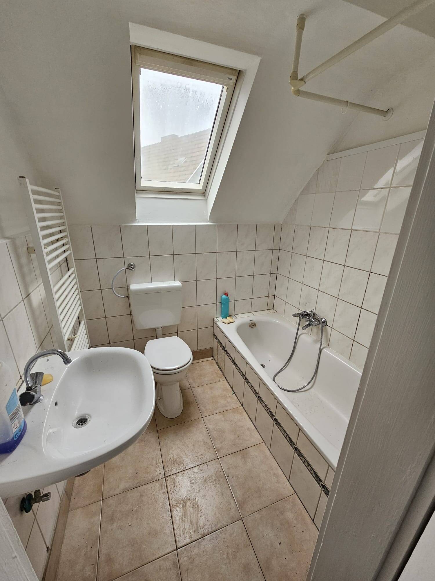 Sbr.-Burbach * 3 ZKB * Dachgeschoss * ca. 70 qm * renoviert – Saarbrücken – Vorschaubild 2