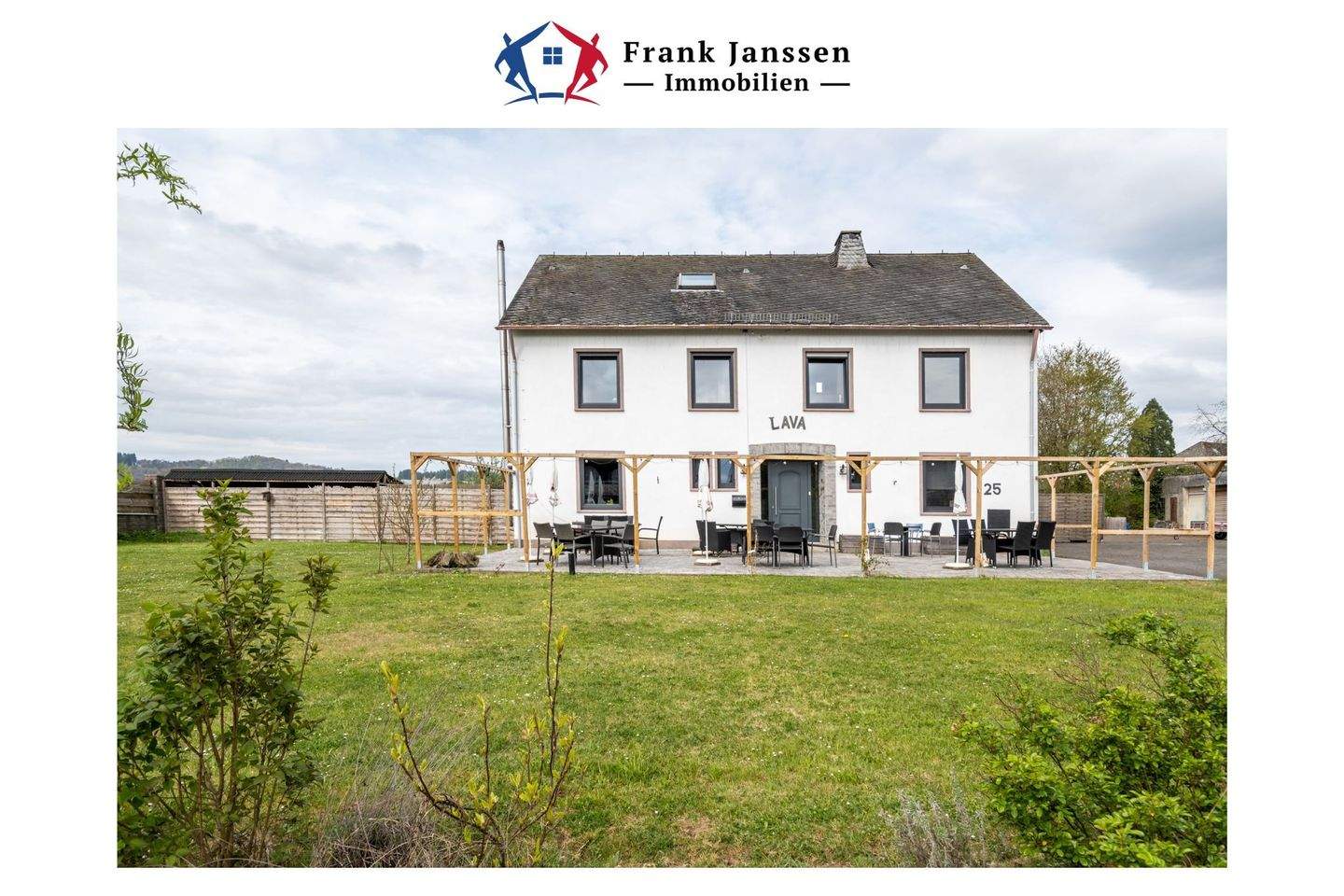 NEUER PREIS! Freistehendes Wohnhaus in Manderscheid - ehemalige Gaststätte - mit Biergarten – Manderscheid – Bild 1 von 9