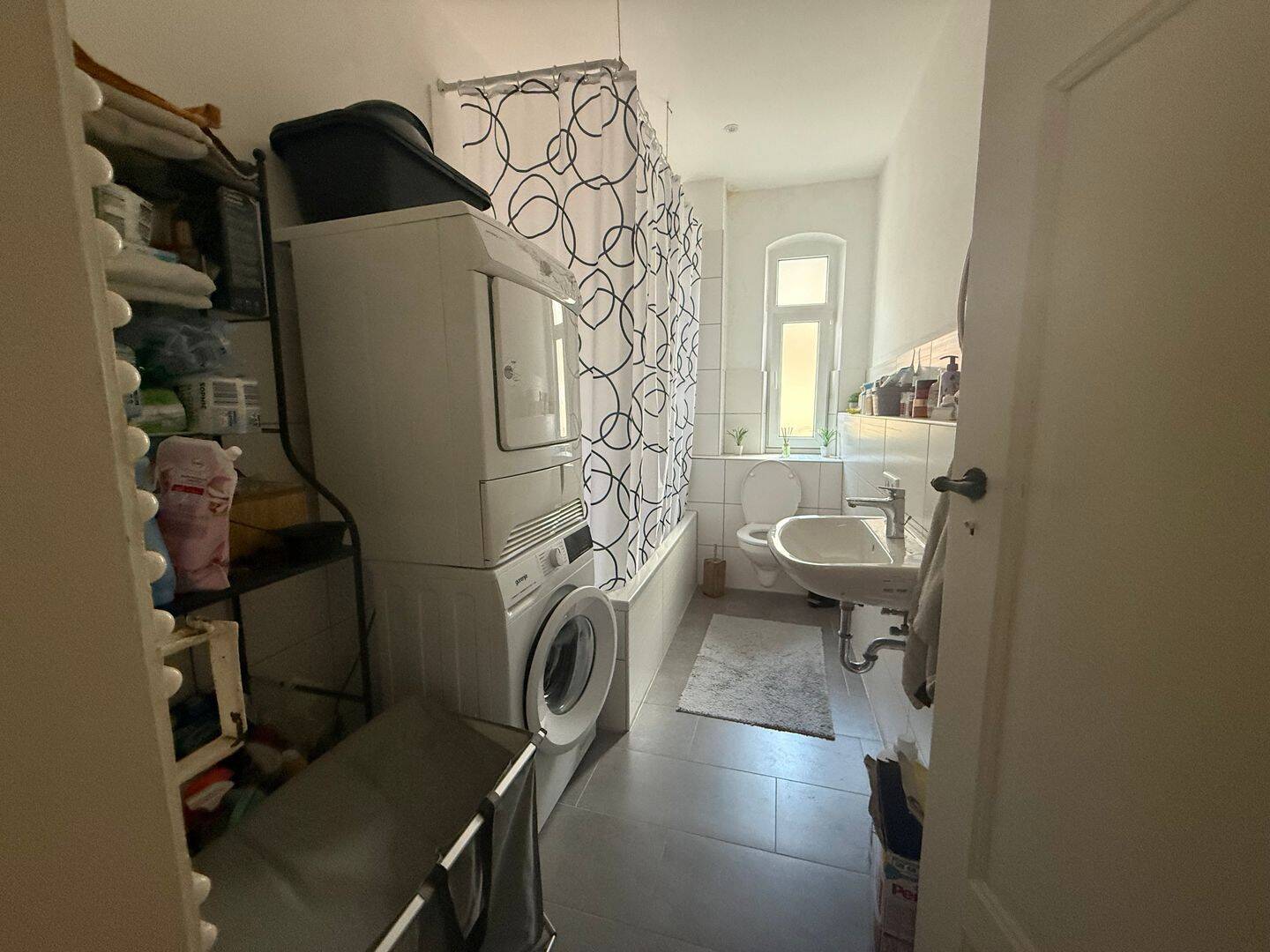 Ab 01.08.: Sanierte 3-Zimmer-Altbauwohnung mit Tageslichtbad, nur einen Steinwurf vom Bahnhof entfernt! – Fürth – Vorschaubild 5