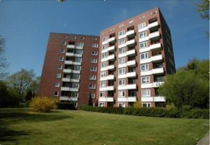 Top Kapitalanlage: Gepflegte 1,5 Zimmer Wohnung mit Balkon & Fahrstuhl und Weitblick