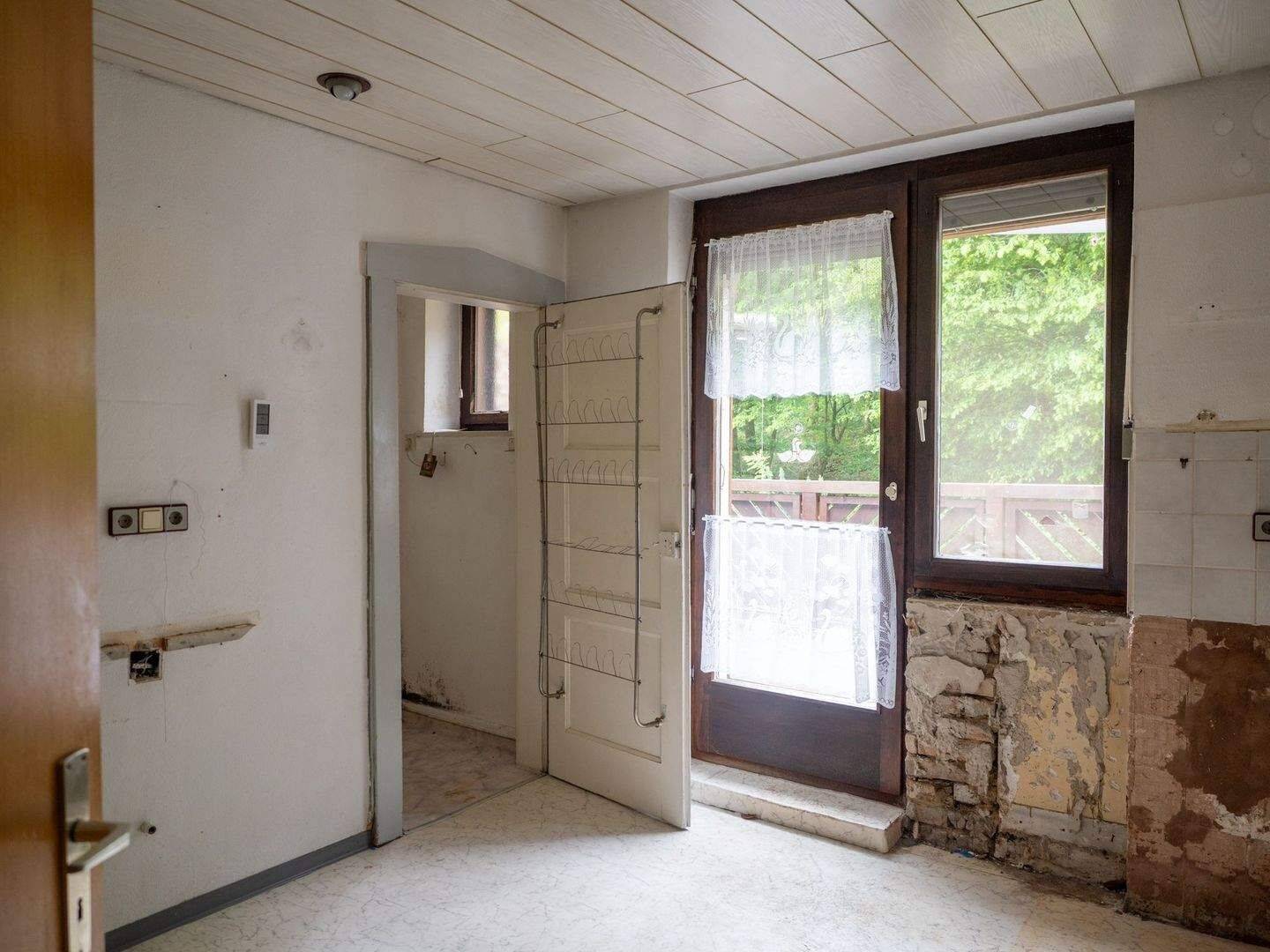 Endlich Platz! Tolles Zweifamilienhaus in Saarbrücken/Scheidt zu verkaufen! – Saarbrücken – Vorschaubild 9