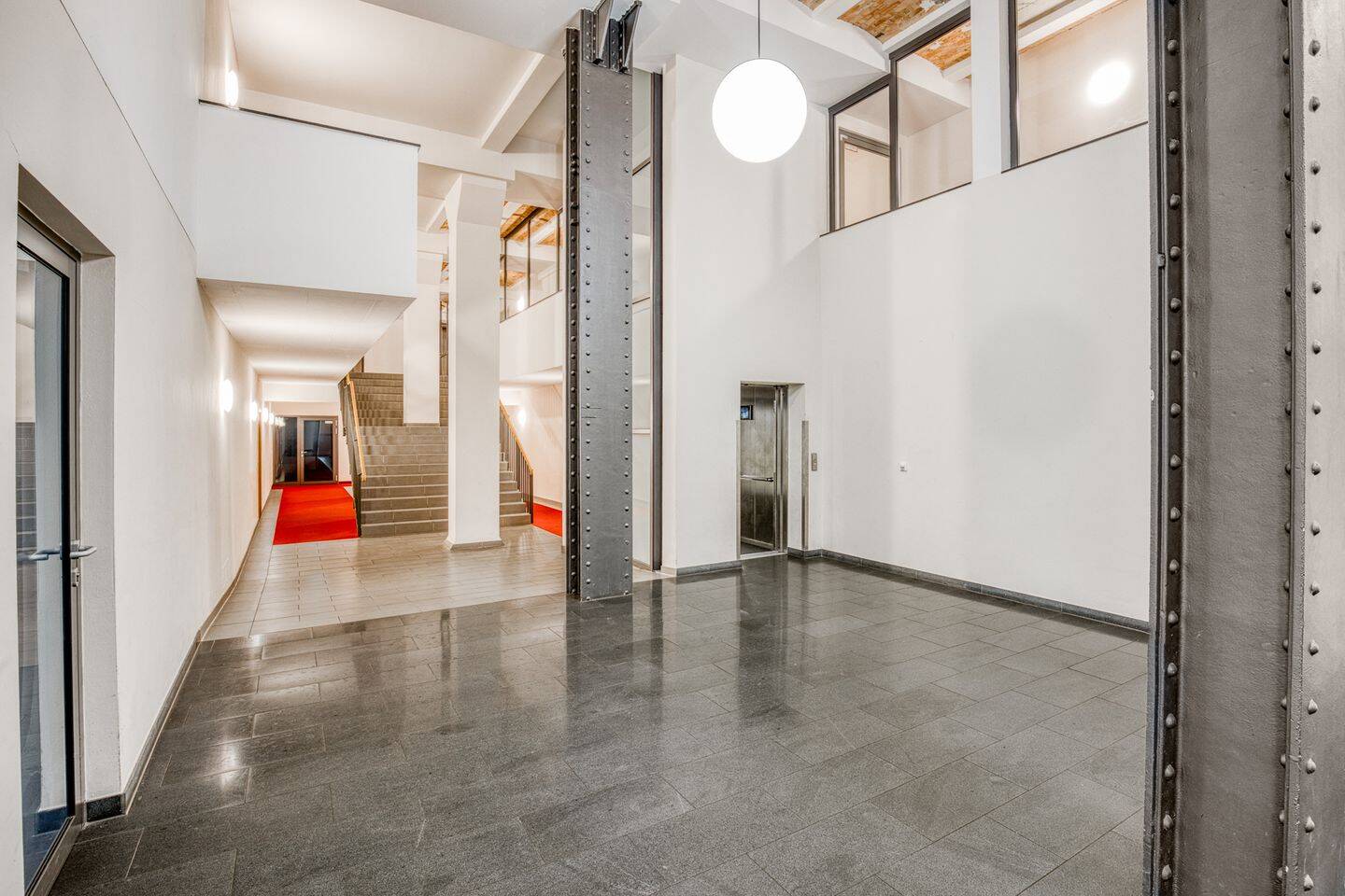 Bezugsfreie Dachgeschosswohnung mit zwei Terrassen – Berlin – Vorschaubild 9