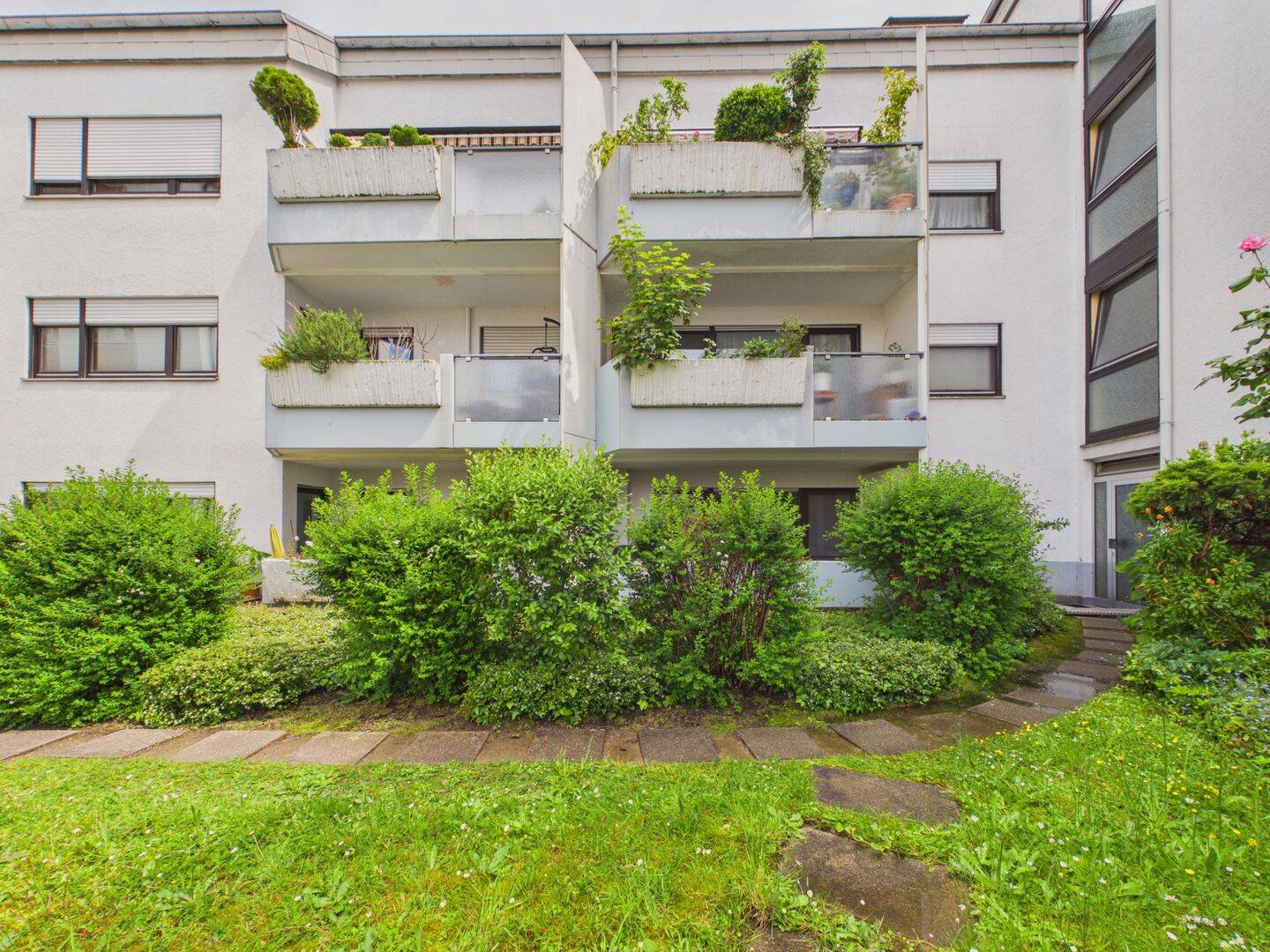 Gehobene 4-Zimmer-Wohnung mit Gartenblick & Tiefgaragenstellplatz in Karlsruhe-Weststadt/Mühlburg – Karlsruhe – Vorschaubild 2