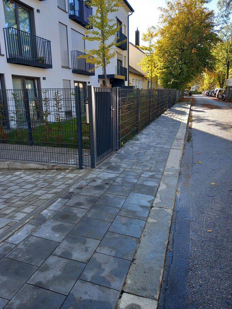 ab 01.08. möblierte 2-Zimmer-Dachgeschoß-Mietwohnung in München-Perlach – München – Vorschaubild 2