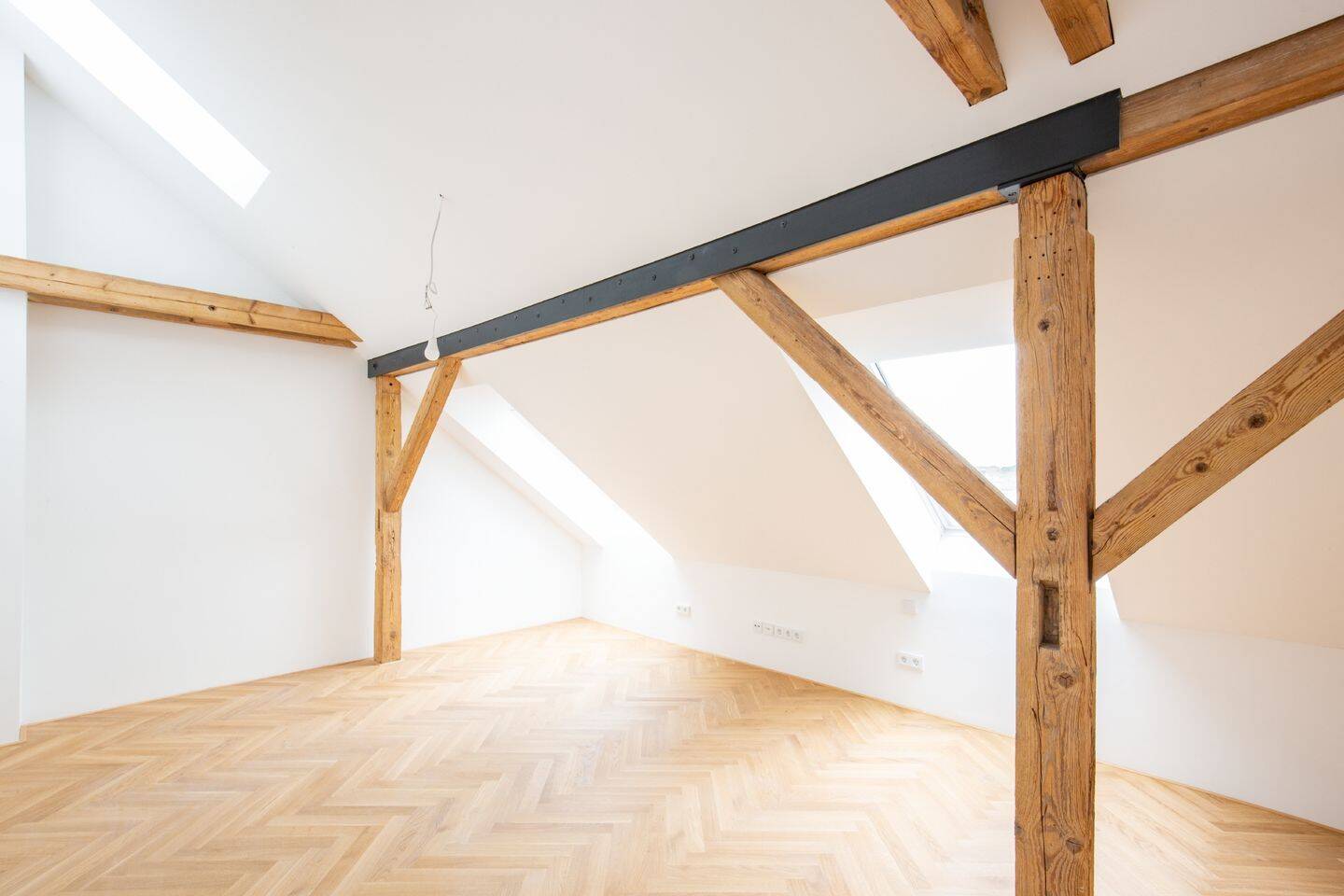 AIGNER - Familienparadies in Schwabing: Exklusives 4-Zimmer-Penthouse mit Loggia und Top-Aussicht – München – Vorschaubild 3