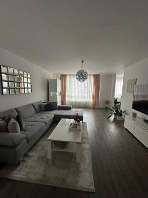 Helle 2-Zimmer-Wohnung mit ca. 72 m², Einbauküche, Wintergarten/Balkon & Garagenstellplatz – 50735 Köln – Vorschaubild 2